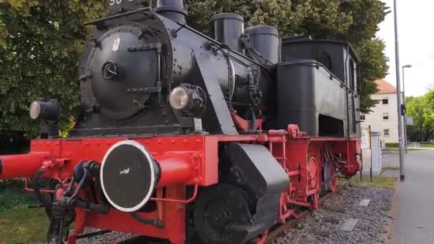 Vieux Train Exposé Dans Une Gare Allemagne — Video