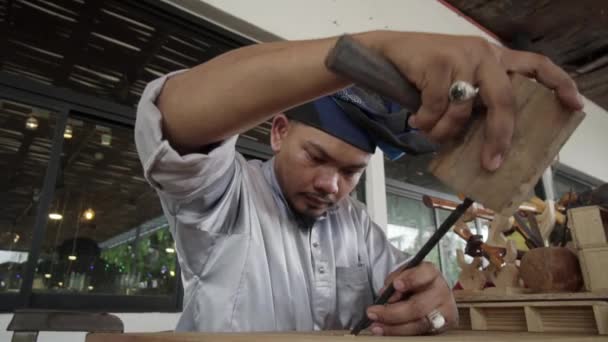 Slow Motion Moving Medium Shot Traditional Malay Wood Carver — Stock Video