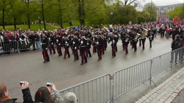 Festa Nazionale Della Norvegia Bella Processione Vestito Tradizionale Felici Gioiosi — Video Stock