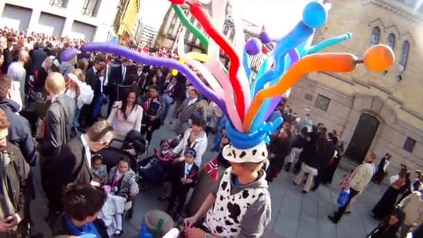 Norges Nationaldag Vacker Procession Traditionell Klänning Glada Och Glada Norrmän — Stockvideo