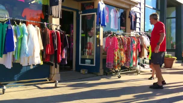 Продажа Одежды Обочине Lexington — стоковое видео