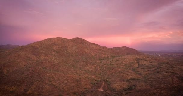 日落时亚利桑那州凤凰城Sonoran沙漠的空中景观 — 图库视频影像