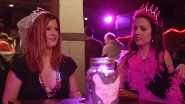 Woman Joke Laugh Play Games Bachelorette Party Dressed Bar — Stock Video
