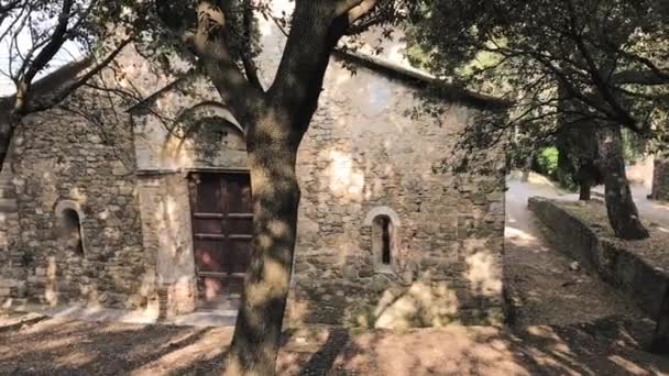 Vista Uma Antiga Capela Uma Aldeia Italiana — Vídeo de Stock