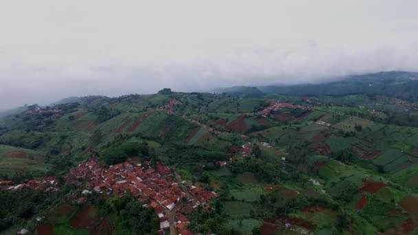 Aerial Shoot Smooth Panning Caringin Tilu Hill — Stock Video