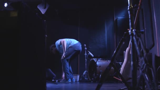 Mãos Palco Preparam Palco Para Concerto — Vídeo de Stock