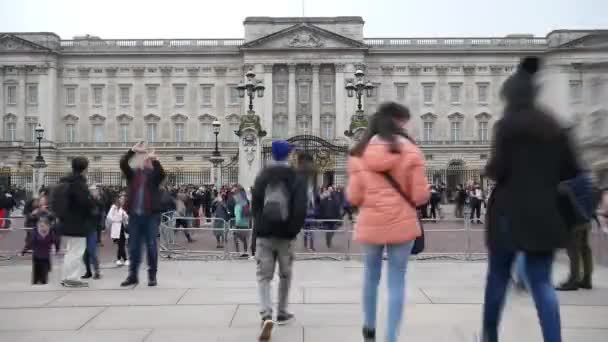 Buckingham Palace Time Lapse Avec Touriste Premier Plan Prendre Des — Video