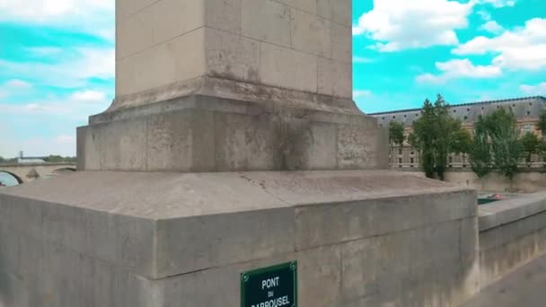 Louis Petitot Paris Pont Atlıkarınca Daki Seine Heykeli Alt Kat — Stok video