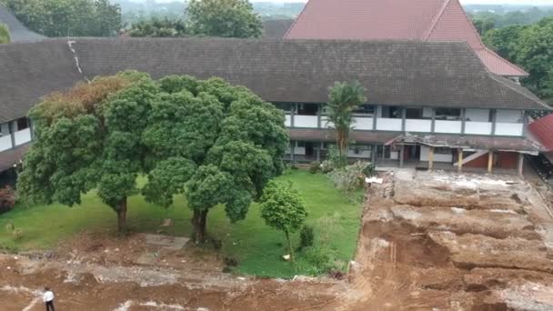 Pohled Vysokoškolské Prostředí Krásným Párem Stromů Javě Indonésie — Stock video
