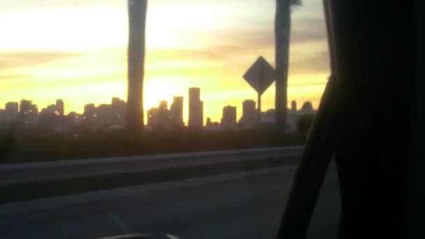 Weg Naar Florida Keys Bij Zonsondergang Met Vrienden Miami 2016 — Stockvideo