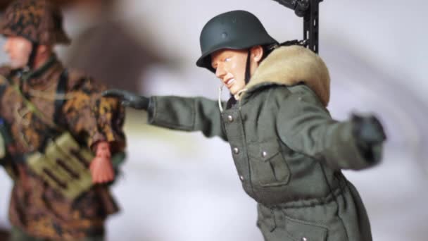 Soldato Giocattolo Uniforme Tedesca Della Seconda Guerra Mondiale — Video Stock