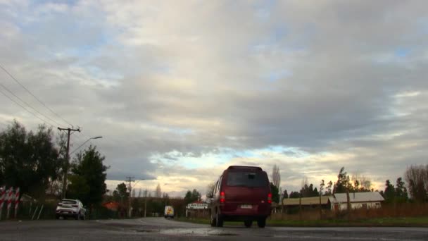 Timelapse Nubes Coches Que Pasan Por Sector Centro Sur Chile — Vídeos de Stock