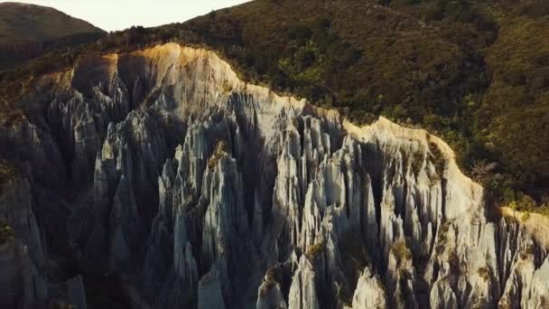 Aerial Pan Putangirua Pinnacles Time Lapse Sun Sets New Zealand — Stock Video