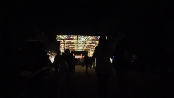 Spoglądając Niesamowite Kwadratowe Struktury Budynku Światła Porcelany — Wideo stockowe