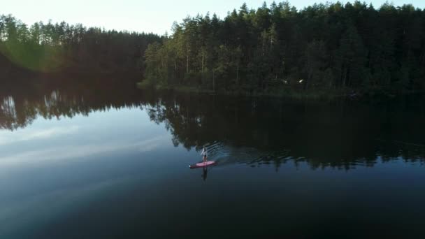 Jedná Letecké Drone Kamera Záběry Mladé Krásné Bělošky Plovoucí Stand — Stock video