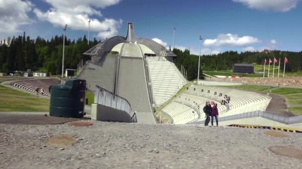 Holmenkollen Yazın Kayak Atlayışı Güzel Manzara Norveç Çok Ziyaret Edilen — Stok video