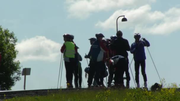 Roller Σκι Εκπαίδευση Στο Λόφο Κοντά Στο Holmenkollen Ski Jump — Αρχείο Βίντεο