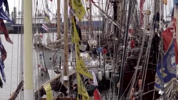 Høy Skipskonkurranse Sunderland Skip Som Legger Til Kai Folkemengder Arrangementer – stockvideo