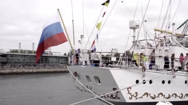 Événement Grands Voiliers Sunderland Royaume Uni Navires Entrant Quai Foules — Video