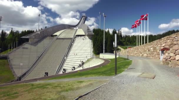 Holmenkollen Yazın Kayak Atlayışı Güzel Manzara Norveç Çok Ziyaret Edilen — Stok video