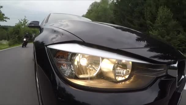 Εμπρός Τοποθετημένο Gopro Ταινίες Bmw Φώτα Την Ακόλουθη Μοτοσικλέτα — Αρχείο Βίντεο