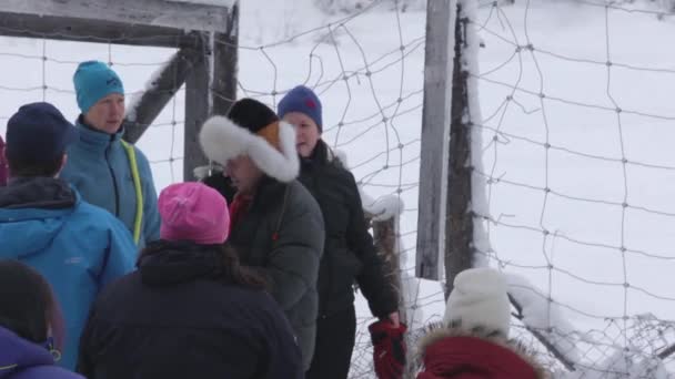 Uczę Saamskich Reniferów Husbandry Youth Nastolatki Uczą Się Dbać Renifery — Wideo stockowe