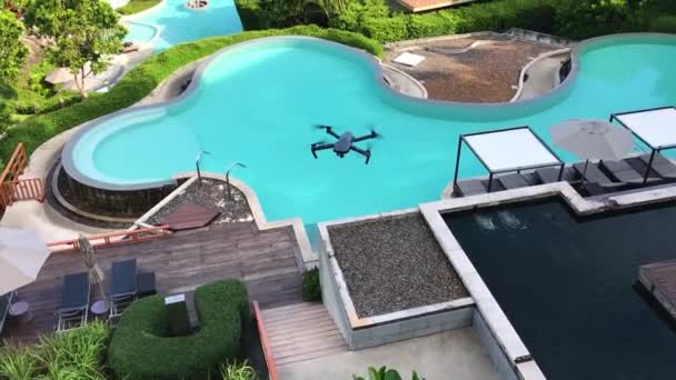 Drone Levant Prêt Voler Loin Une Station Balnéaire Samui Île — Video