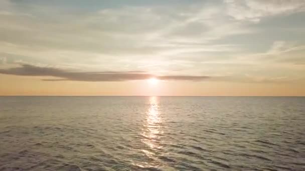 Lecący Oceanu Wschód Słońca — Wideo stockowe