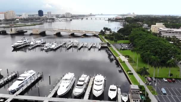 Wyspa Palm Beach Wschodnie Wybrzeże Floryda Łodzie Most Miasto — Wideo stockowe