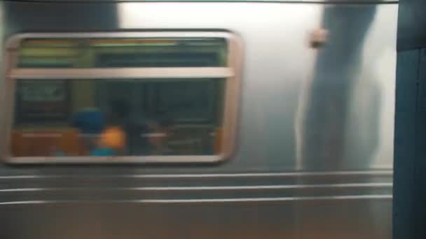 Skvělý Záběr New York City Metro Vlak Zblízka Skvělý Roll — Stock video