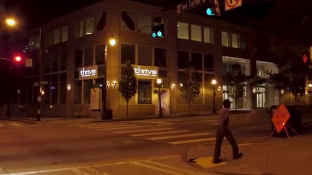 Old Man Walking Downtown Atlanta — 图库视频影像