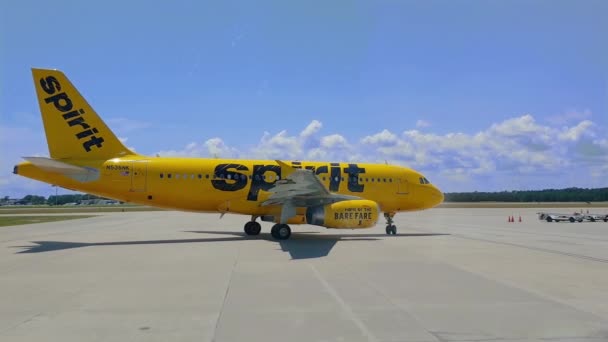 Жовтий Пасажирський Літак Airbus A320 — стокове відео
