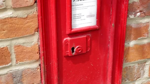 Victorian Red Letterbox Close Tilt Shot — Stock Video