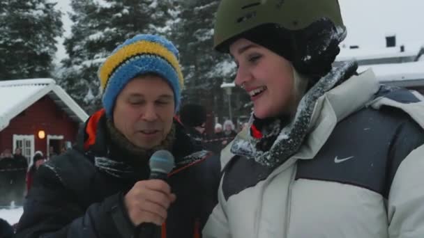 Corrida Renas Neve Multidões Turistas Encantados Reúnem Para Uma Tradição — Vídeo de Stock