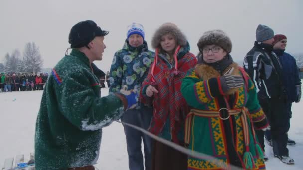 Rentierrennen Schnee Scharen Begeisterter Touristen Strömen Einzigartiger Samischer Tradition Nordschweden — Stockvideo