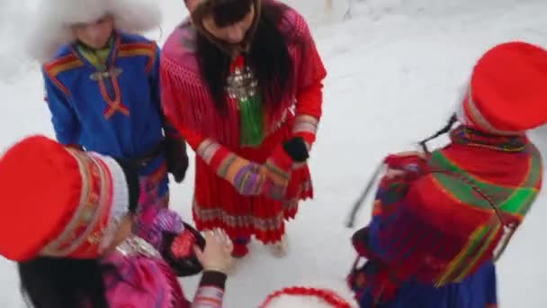 Sami Ailesi Ren Geyikleri Geleneksel Jokkkmokk Pazarı Nda Yıllık Görünüm — Stok video