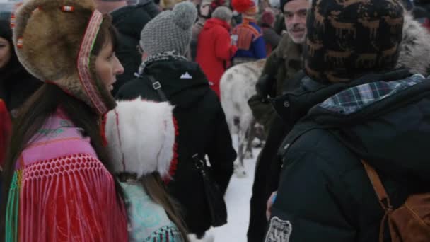 Sami Family Reindeer Make Yearly Traditional Appearance Jokkmokk Market 스웨덴 — 비디오