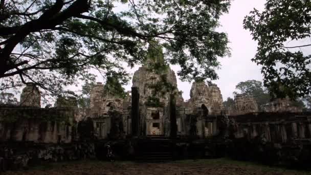 バイヨン寺院入口のタイムラプス アンコールワットカンボジアシェムリアップ — ストック動画
