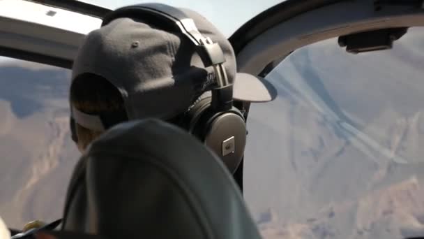 Helicóptero Piloto Vuelo Turistas Gran Cañón — Vídeo de stock