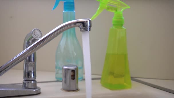 Sink Faucet Air Yang Mengalir — Stok Video