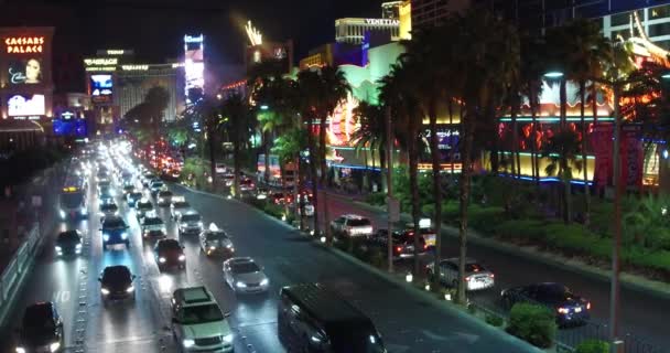 Las Vegas Strip Night Float Traffic Driving Las Vegas Blvd — стоковое видео