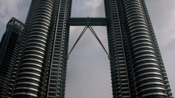 Timelapse Tilt Petronas Twin Towers Kuala Lumpur Malajsie — Stock video