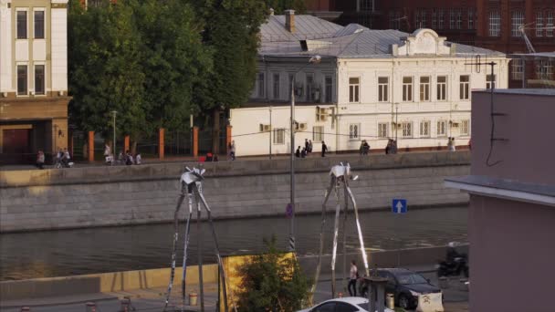 Zwei Kunst Elefanten Auf Einem Damm Moskau — Stockvideo