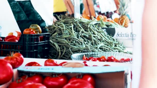 Buying Vegetables Spanish Market — Stock Video