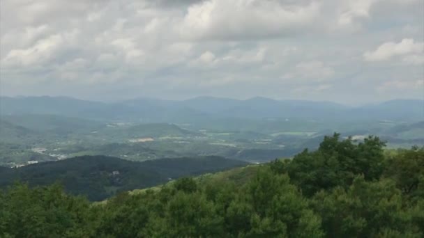 Straż Pożarna Otacza Widok Blue Ridge Mountains — Wideo stockowe