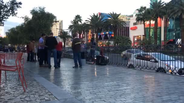 Лас Вегас Минає Час Коли Люди Ходять Їздять Дорогах — стокове відео