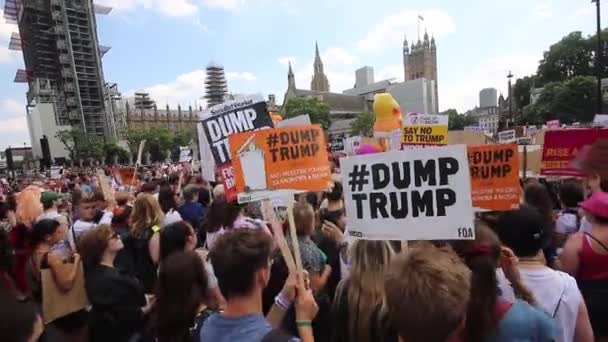 Folle Attivisti Parliament Square Londra Che Protestano Contro Visita Del — Video Stock