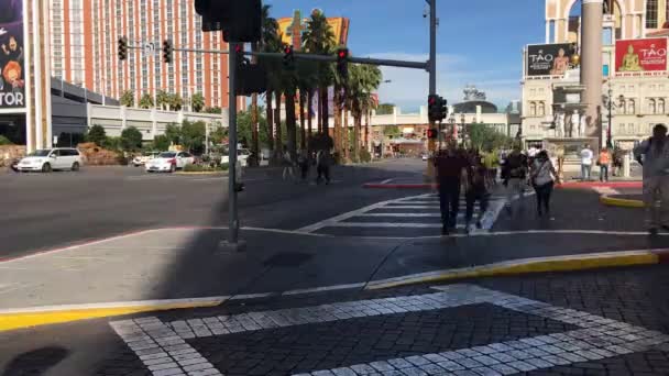 Las Vegas Strip Time Lapse Personas Caminando Través Cruzar — Vídeos de Stock