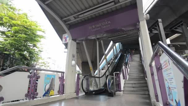 Saphan Taksin Stazione Ferroviaria Bts Scala Mobile Passi — Video Stock