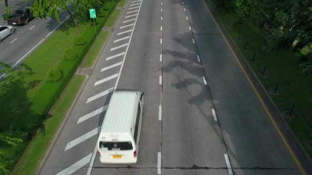 Volando Sobre Carretera Bangkok Pan Cross Walk — Vídeo de stock